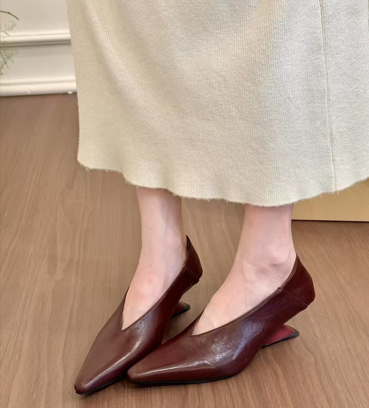 French Black Patent Leather Bo - đánh giá và giá Leatherwork In French